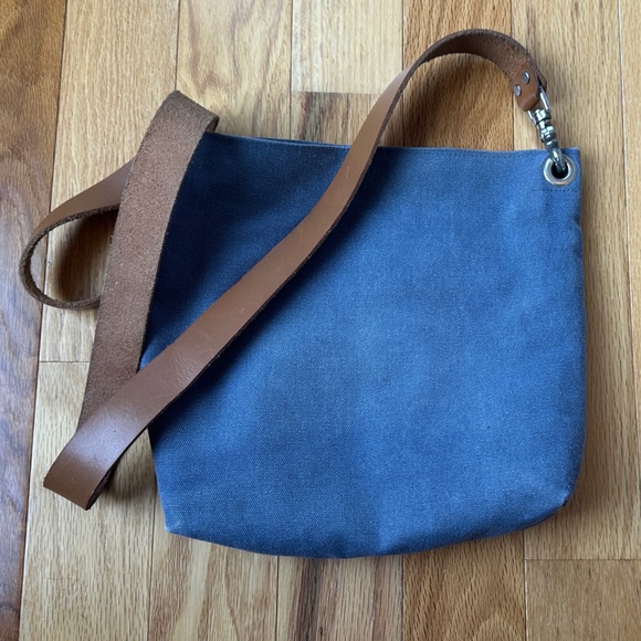 Elegant Blue Canvas Crossbody Bag with Brown Leather Strap - Picture 1 of 3